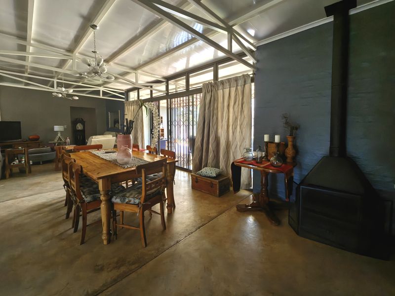 Gorgeous Weekend Getaway Home in Aviation Estate - Photo 6