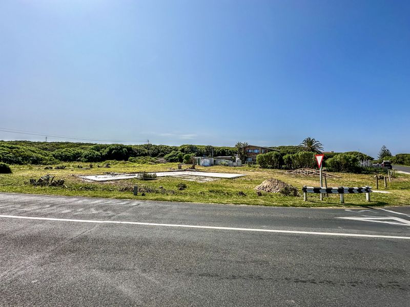Large plot with northern exposure, sea views and services in prime position in Van Dyksbaai - Photo 2