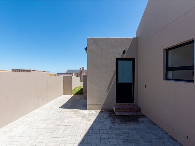 3 Bedroom House for Sale in Vredenburg - Photo 5