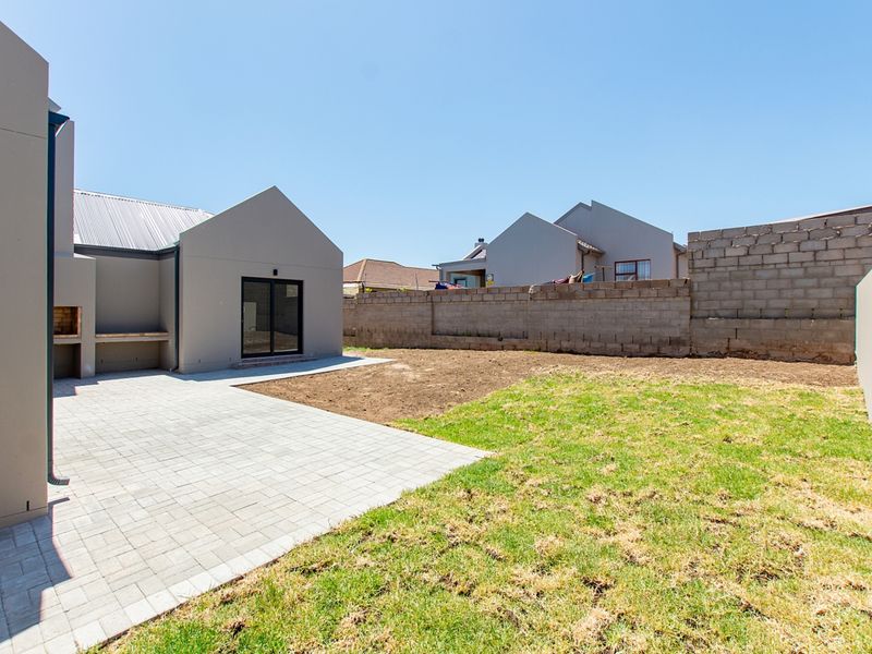 3 Bedroom House for Sale in Vredenburg - Photo 6