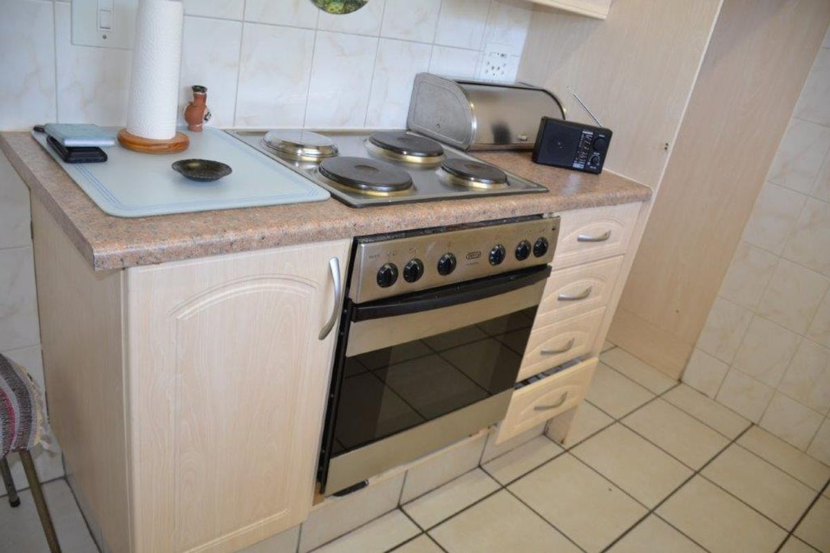 Spacious 3-Bedroom Apartment with Johannesburg Skyline Views | Better Bedfordview - Photo 4