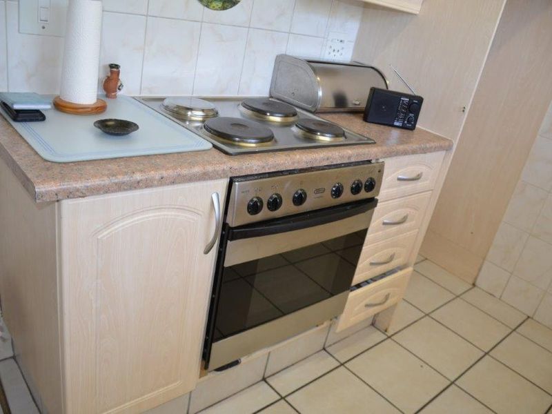 Spacious 3-Bedroom Apartment with Johannesburg Skyline Views | Better Bedfordview - Photo 4