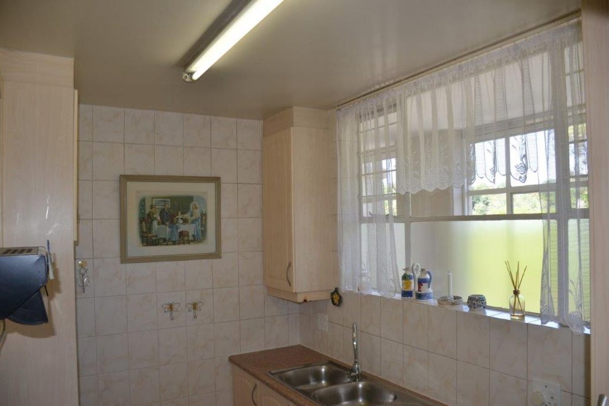 Spacious 3-Bedroom Apartment with Johannesburg Skyline Views | Better Bedfordview - Photo 3