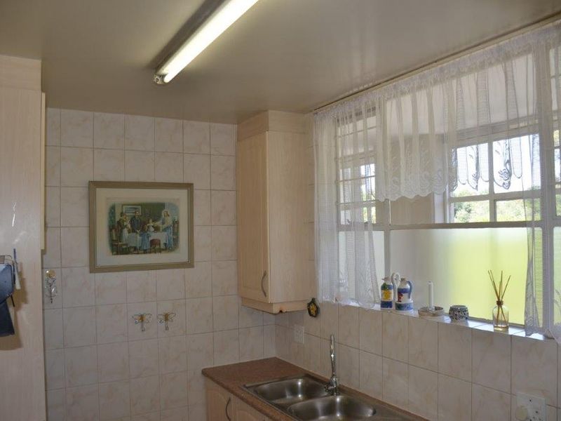 Spacious 3-Bedroom Apartment with Johannesburg Skyline Views | Better Bedfordview - Photo 3