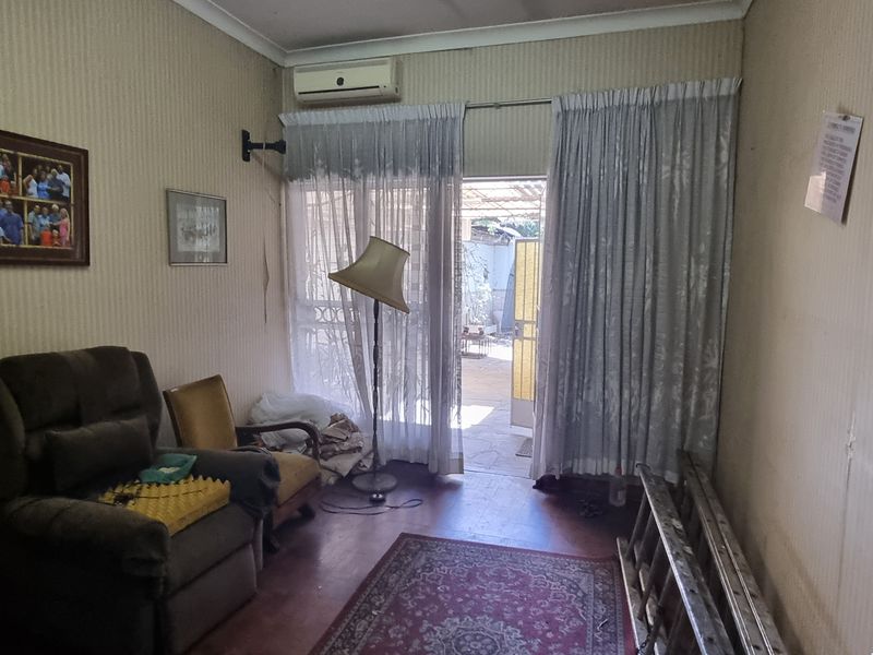 Location Location Location! - Photo 4