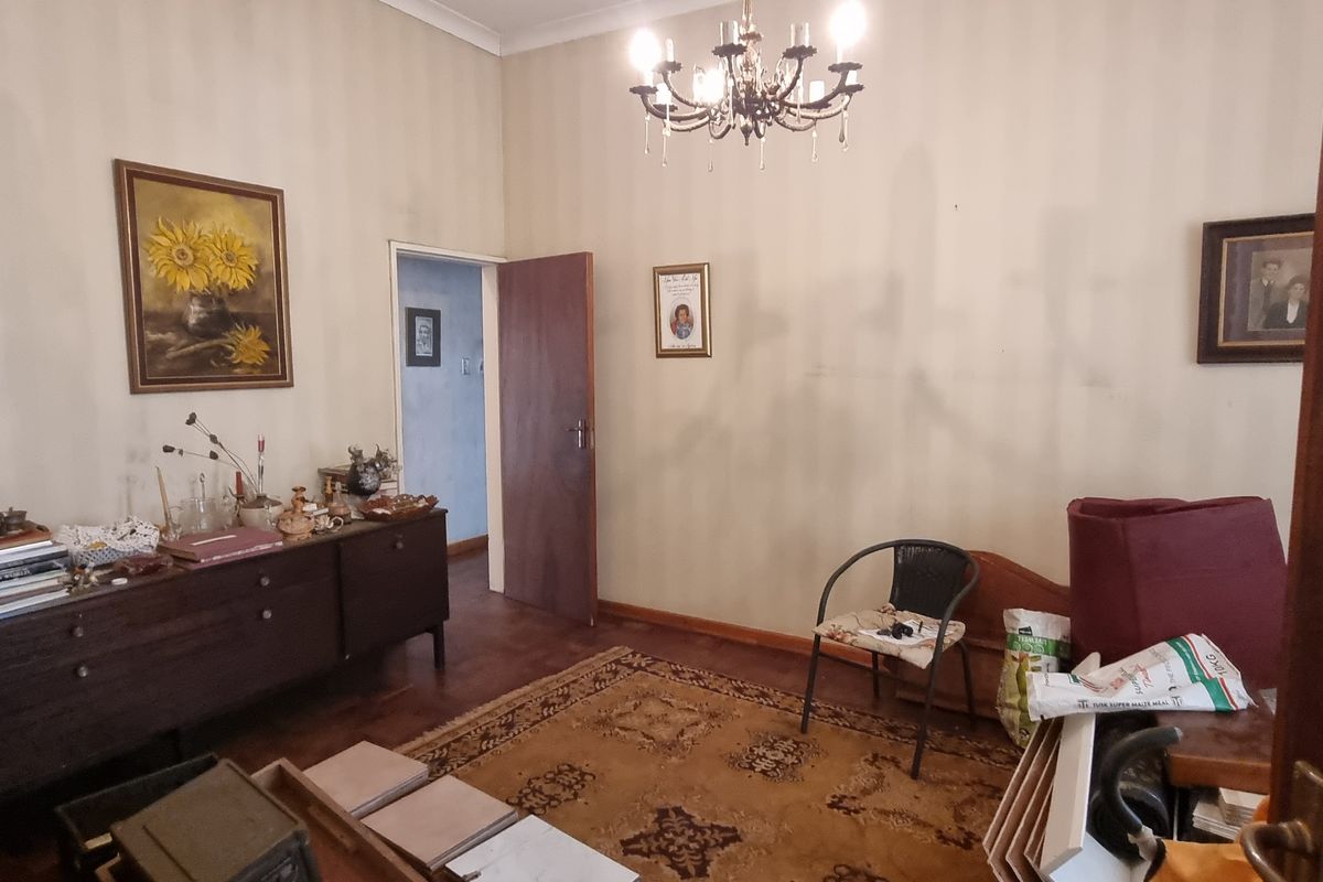 Location Location Location! - Photo 3