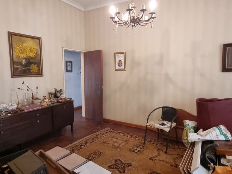 Location Location Location! - Photo 3