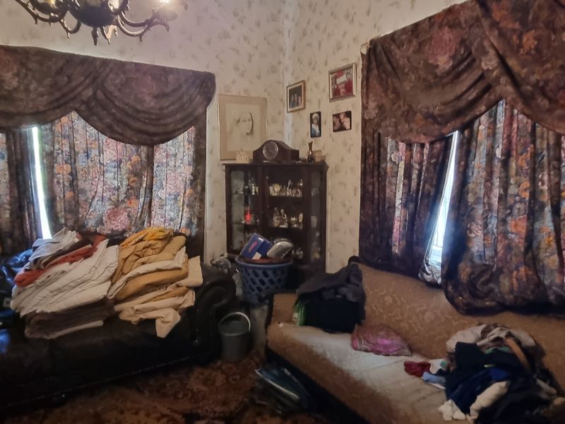 Location Location Location! - Photo 5