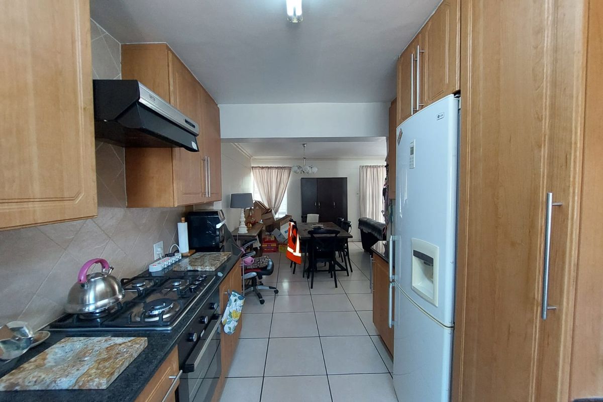 3 Bedroom apartment/Flat for Sale in Sasolburg - Photo 2