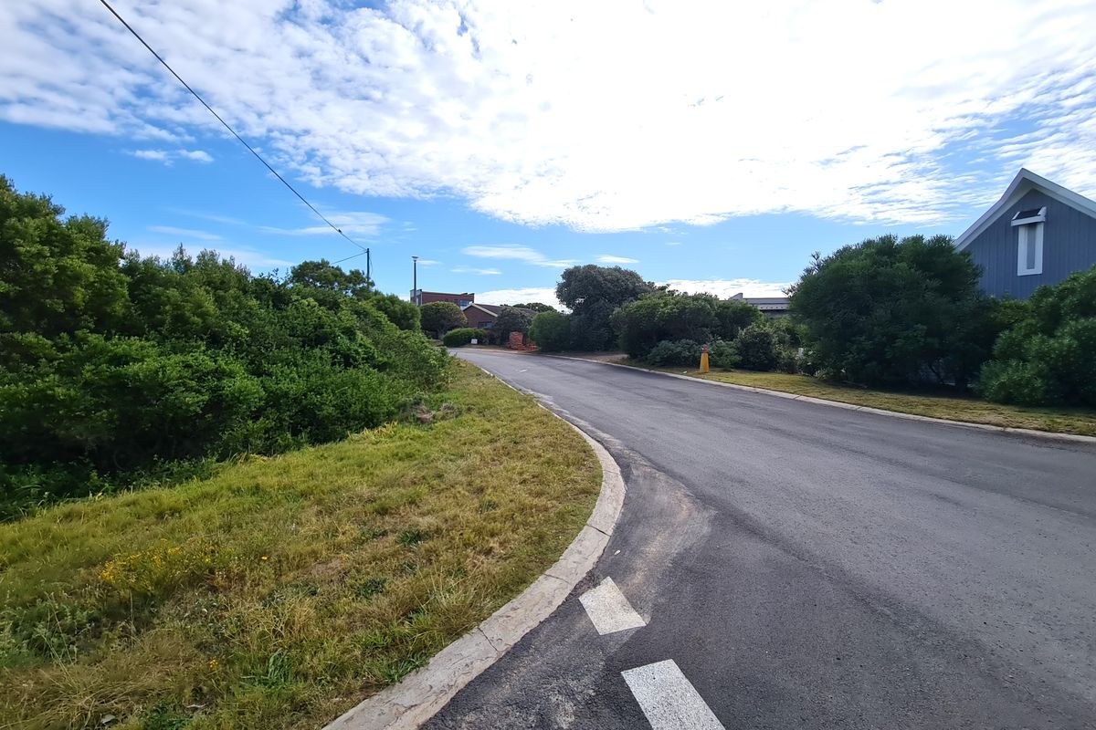 Large Corner Stand with Landscape Views in Paradise Beach, Jeffreys Bay - Photo 5