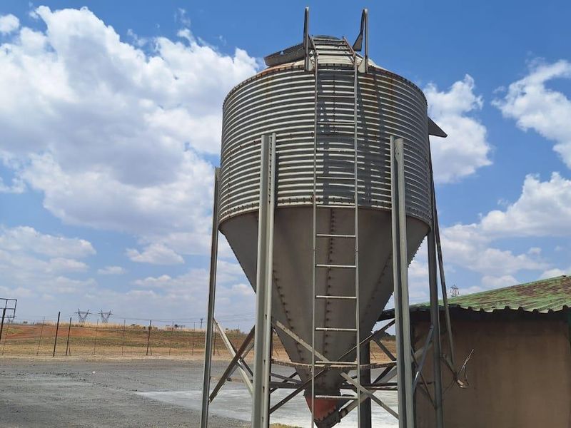 Fully Operational Chicken Farm with Agricultural Land for Sale - Photo 6