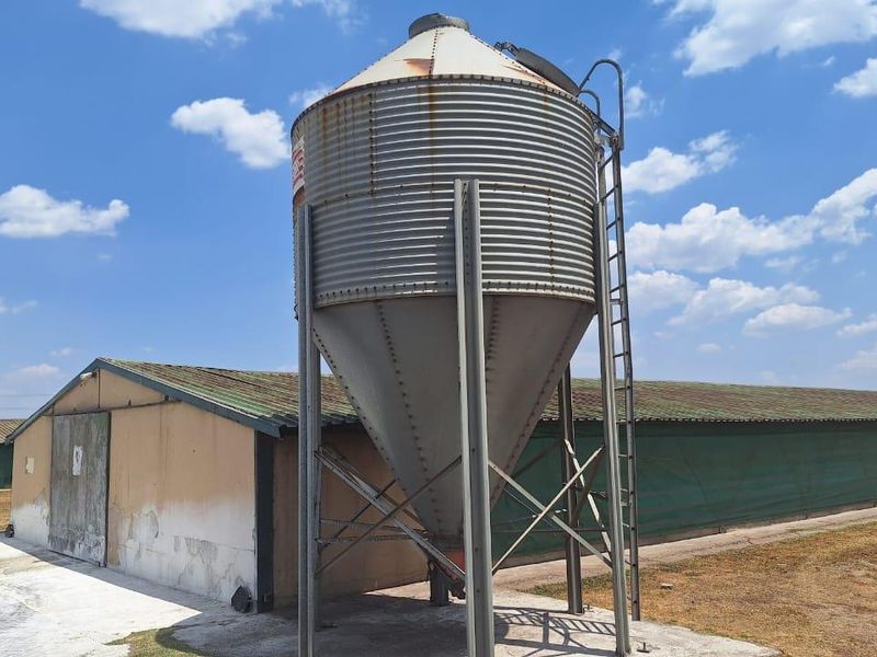 Fully Operational Chicken Farm with Agricultural Land for Sale - Photo 7