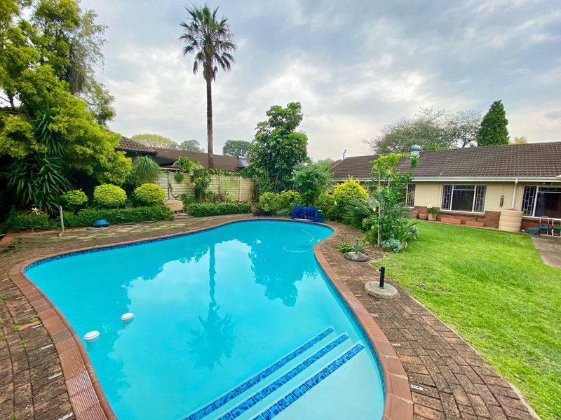 Large family home in prime location - Photo 3