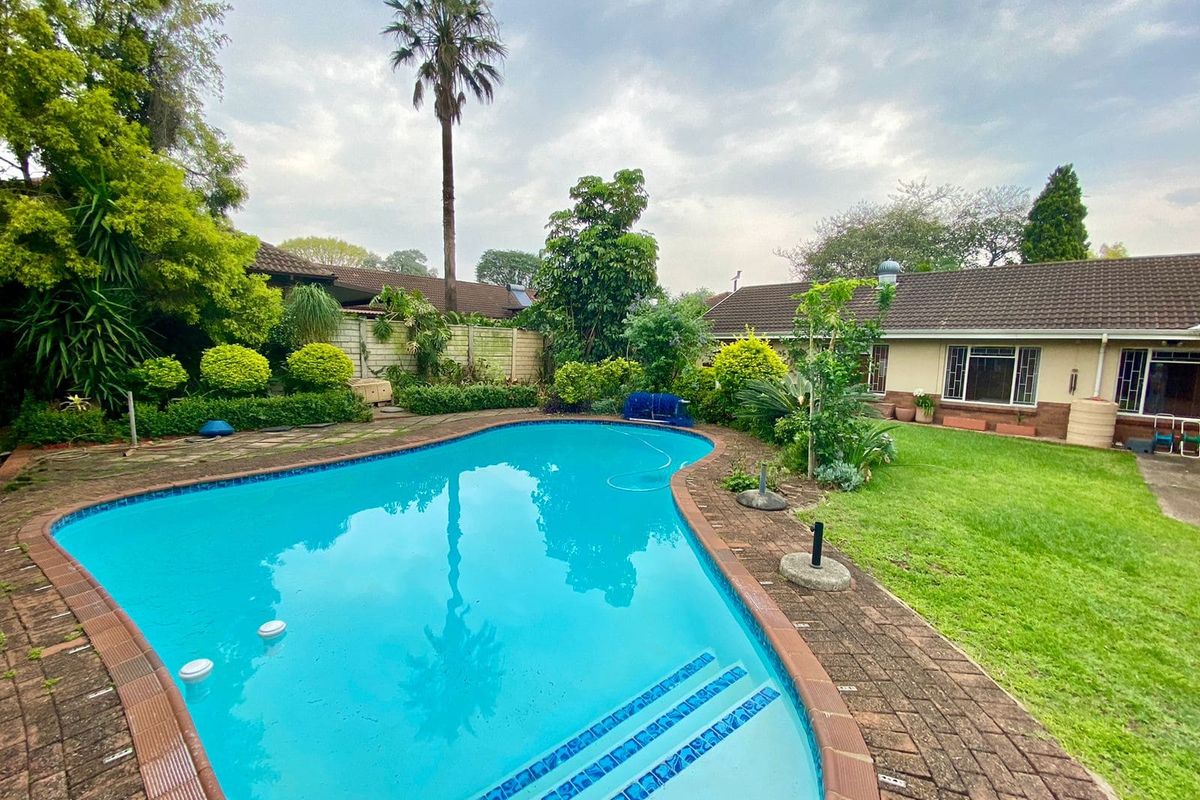 Large family home in prime location - Photo 3