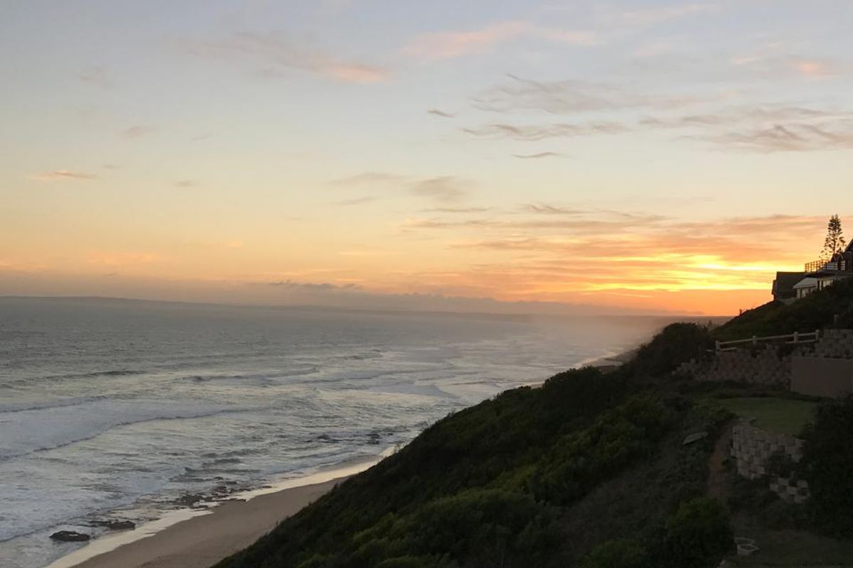 Morning Coffee & Evening Sundowners with Endless Ocean Views - Photo 3