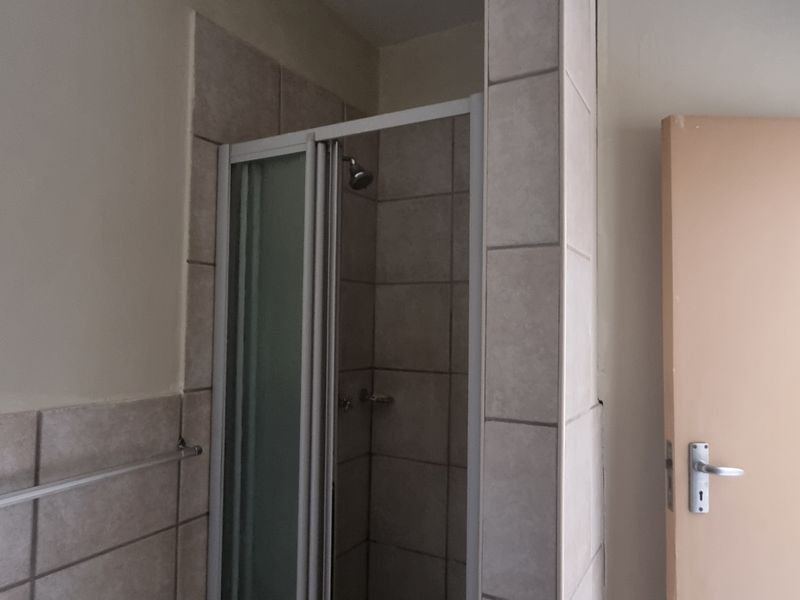 Spacious East Facing Studio unit in Fairview Village. - Photo 9