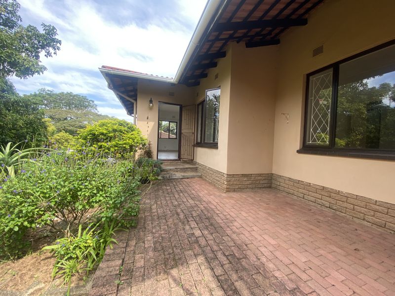 Beautiful Pet-Friendly Townhouse in Uvongo! - Photo 2