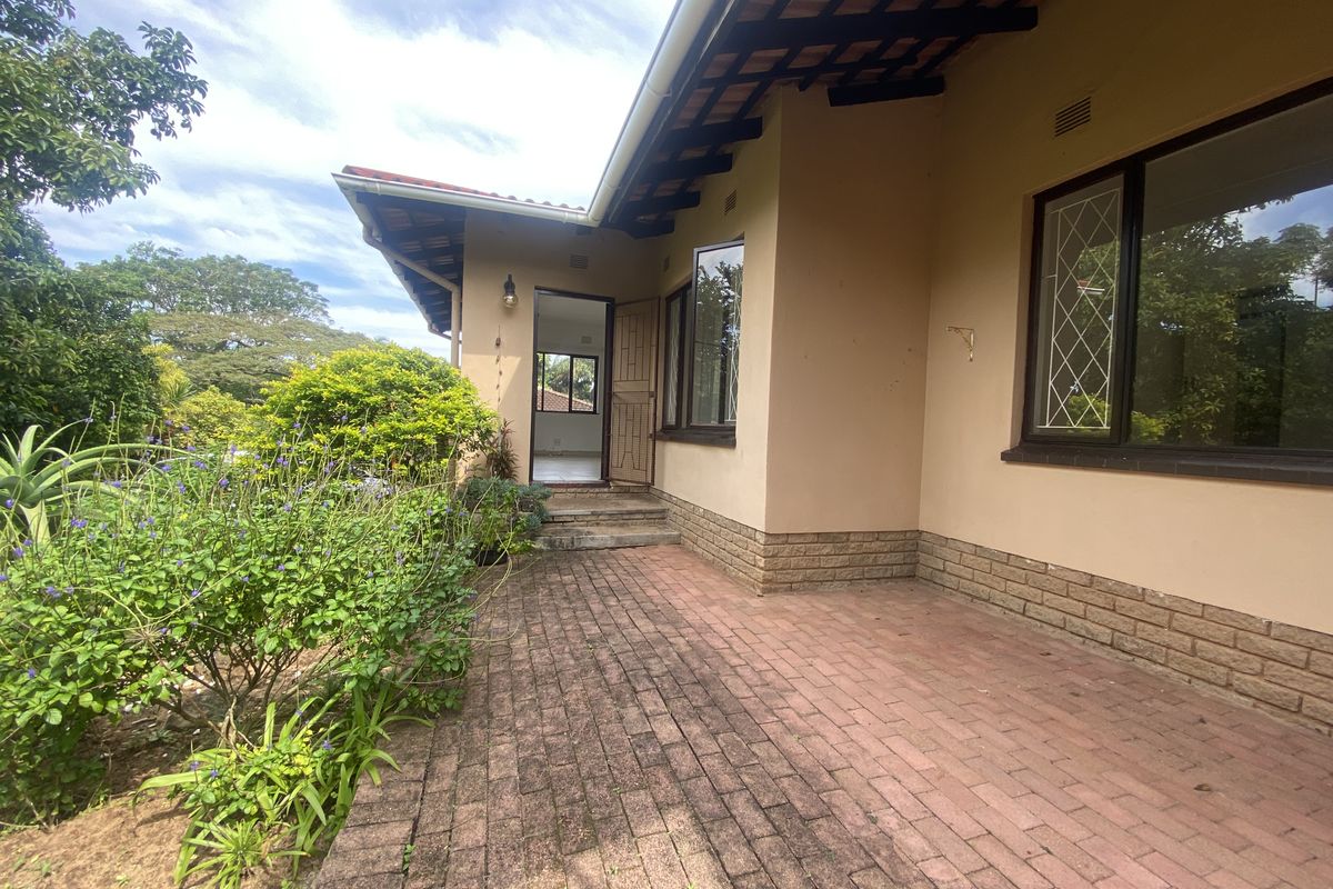 Beautiful Pet-Friendly Townhouse in Uvongo! - Photo 2