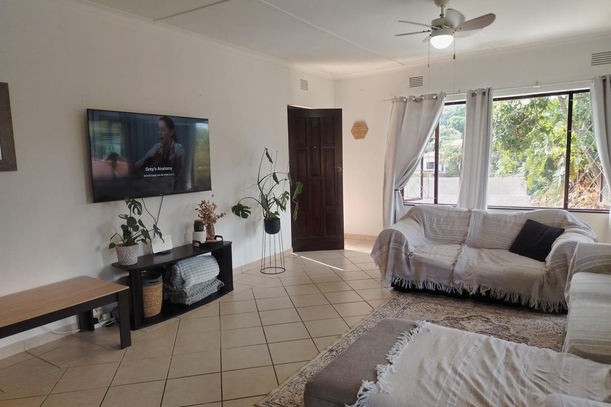 Beautiful Pet-Friendly Townhouse in Uvongo! - Photo 4