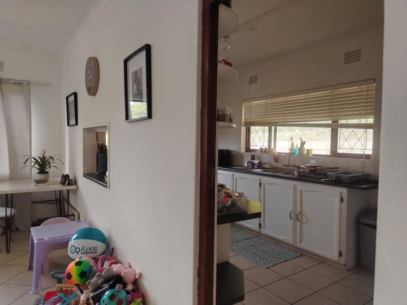 Beautiful Pet-Friendly Townhouse in Uvongo! - Photo 5