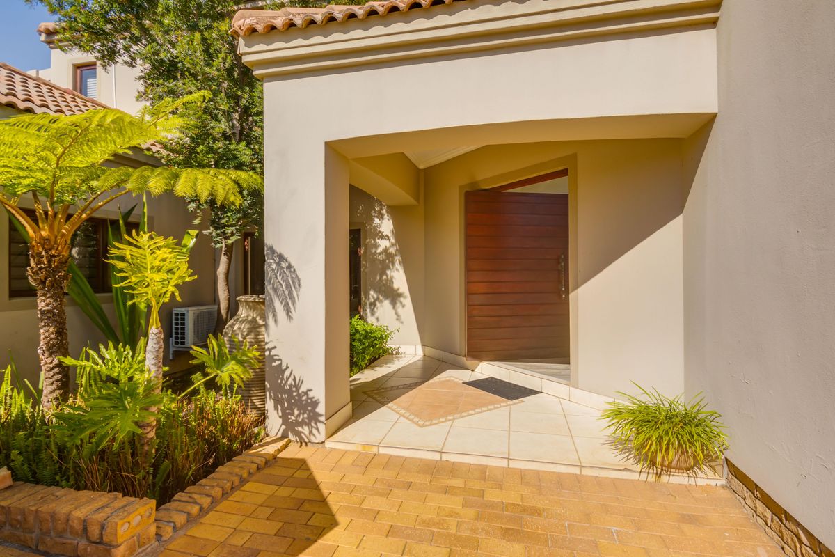 An absolute gem in the heart of Saddlebrook Estates. - Photo 4