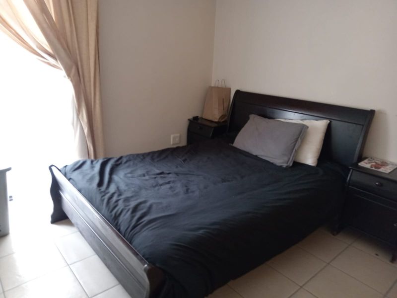 Humewood:  Modern 2 bed roomed sea facing apartment - Photo 10