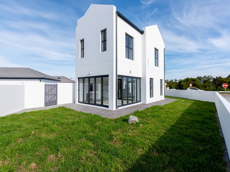 Shelley Point -  Perfect Family Home or Investment Opportunity - Photo 3