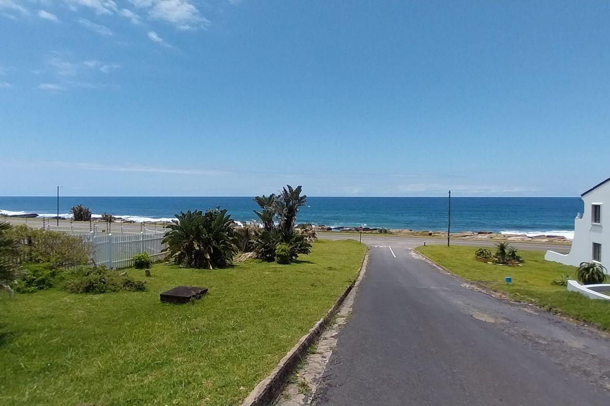 Modern 2-Bedroom Ground Floor Unit with Stunning Sea Views – Steps from Lucien Beach - Photo 2