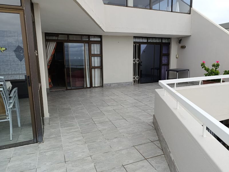 3 Bedroom Apartment for sale in Manaba Beach - Photo 2