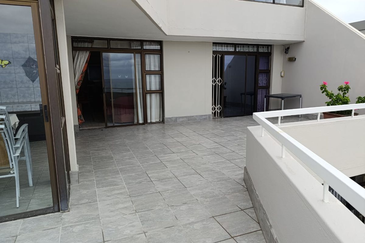 3 Bedroom Apartment for sale in Manaba Beach - Photo 2