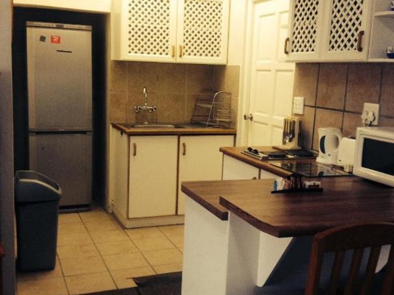 (bedroom house in an upmarket area - Photo 9