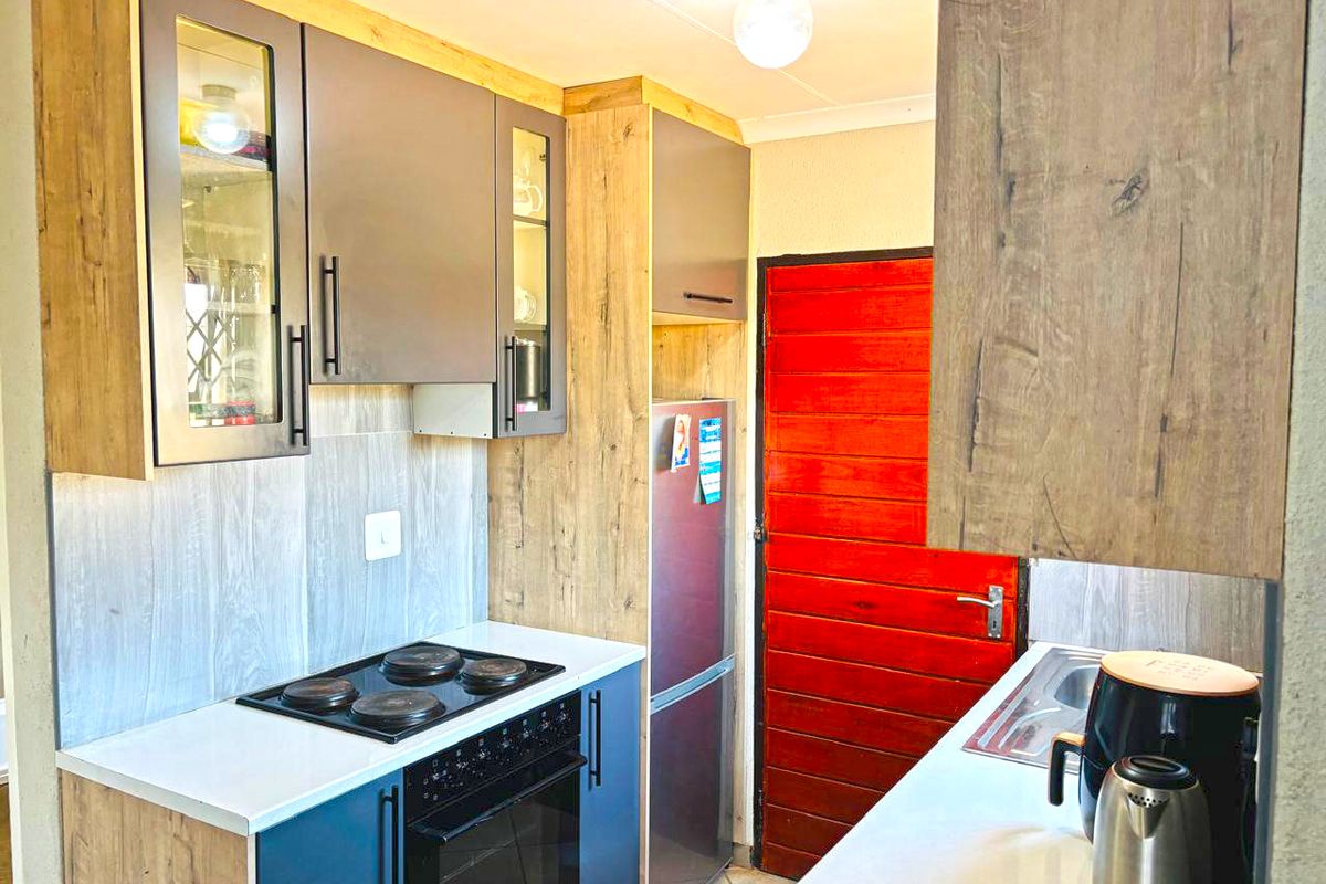 Modern Comfort Meets Suburban Serenity – Your Dream 3-Bedroom Home in Wilfordon Awaits! - Photo 4
