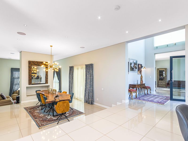 5-bedroom modern house for sale in the sought-after Blue Hills Equestrian - Photo 7