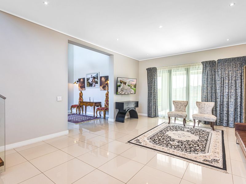 5-bedroom modern house for sale in the sought-after Blue Hills Equestrian - Photo 6