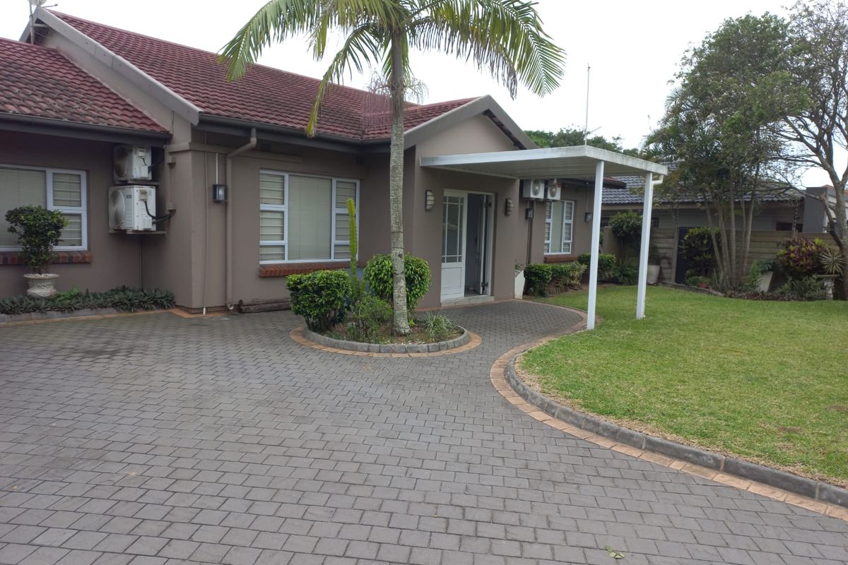 Stunning 4-Bedroom Coastal Home in the Heart of Meer en See, Richards Bay - Photo 2