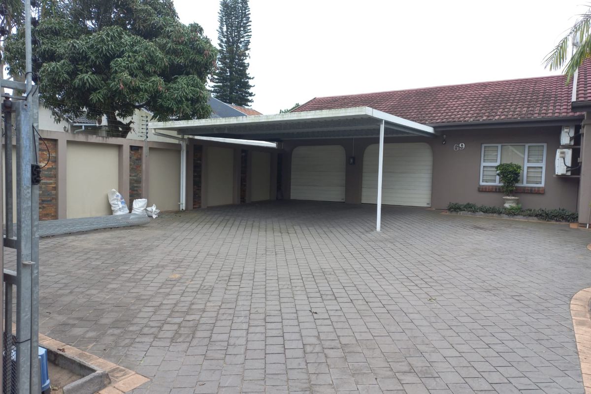 Stunning 4-Bedroom Coastal Home in the Heart of Meer en See, Richards Bay - Photo 5