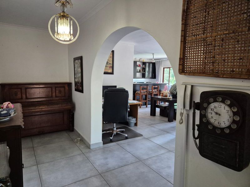 Exceptional Value , Fully Renovated and Priced to Go - Photo 7