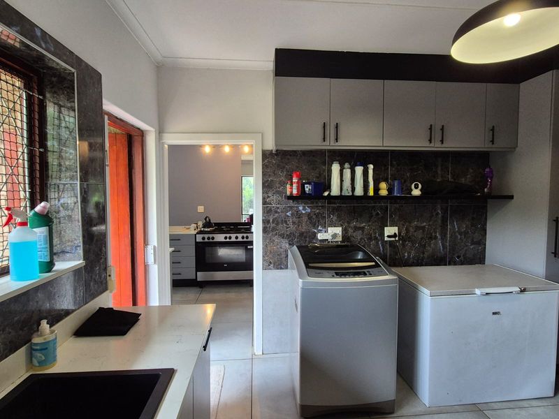 Exceptional Value , Fully Renovated and Priced to Go - Photo 6