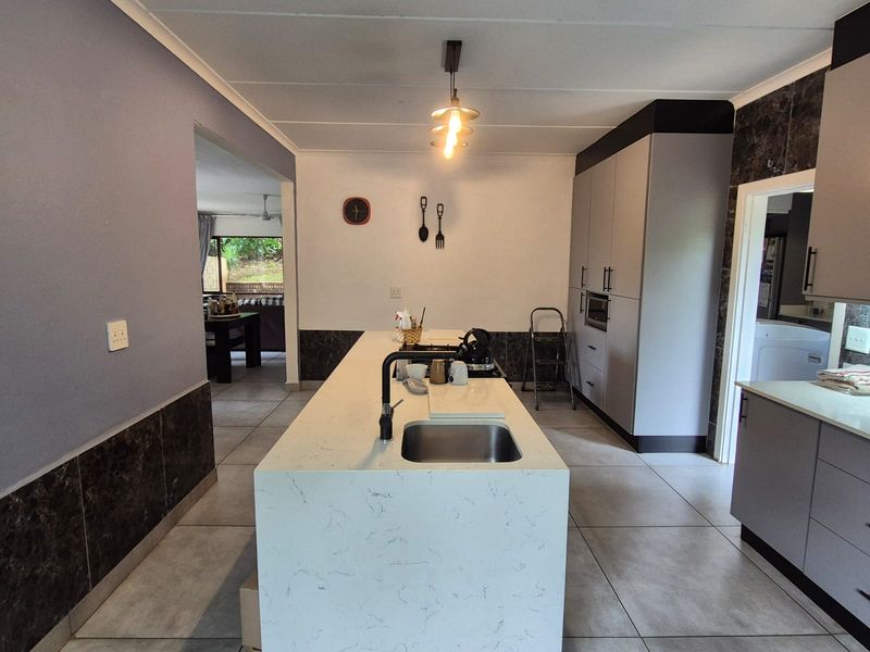 Exceptional Value , Fully Renovated and Priced to Go - Photo 5