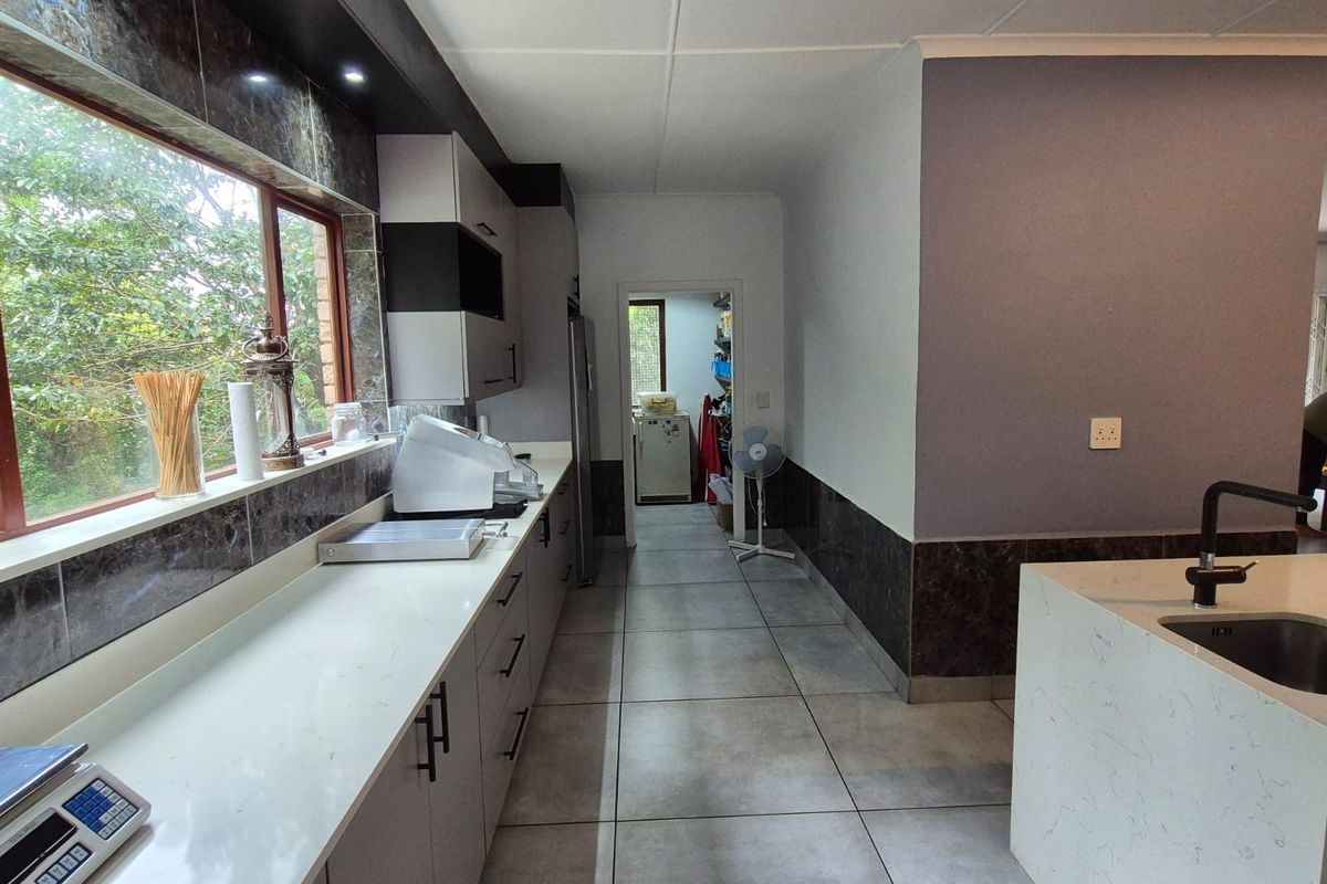 Exceptional Value , Fully Renovated and Priced to Go - Photo 3