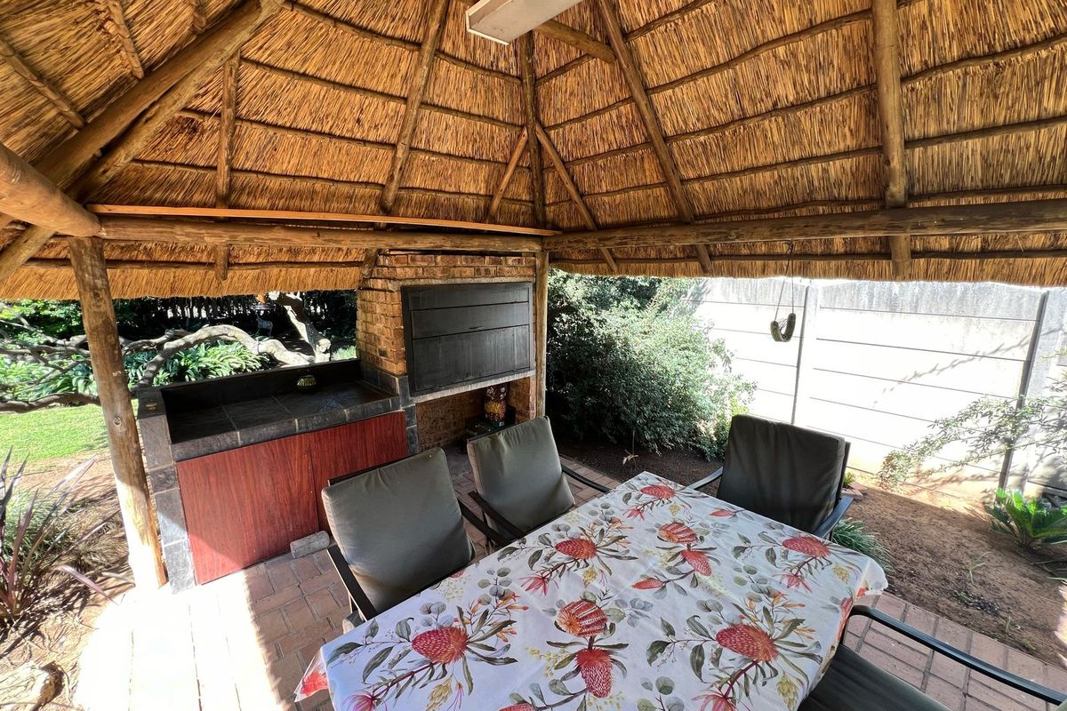 Spacious Family Home - Photo 2