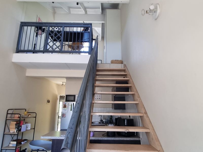 Very Spacious Loft Reduced to Sell Fast! - Photo 8