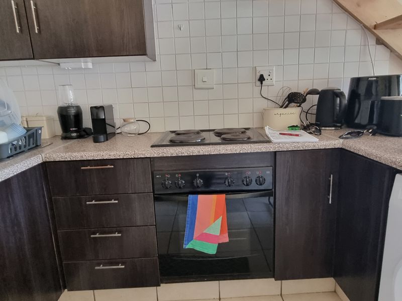 Very Spacious Loft Reduced to Sell Fast! - Photo 7