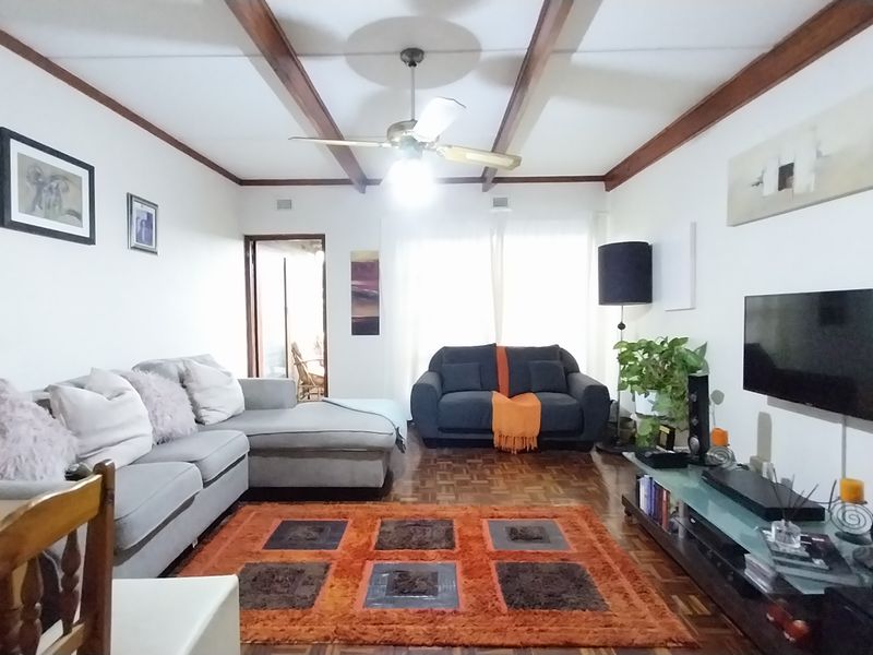 Beautiful and Neat 2-bedroom unit to rent - Photo 2