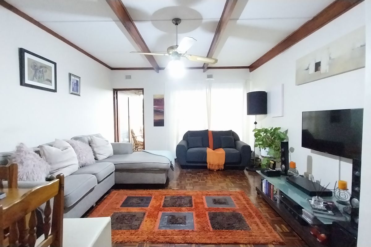 Beautiful and Neat 2-bedroom unit to rent - Photo 2