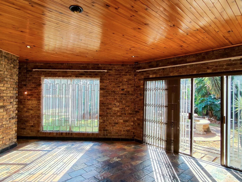Prime property in Sunward Park - PRICE REDUCED - Photo 1