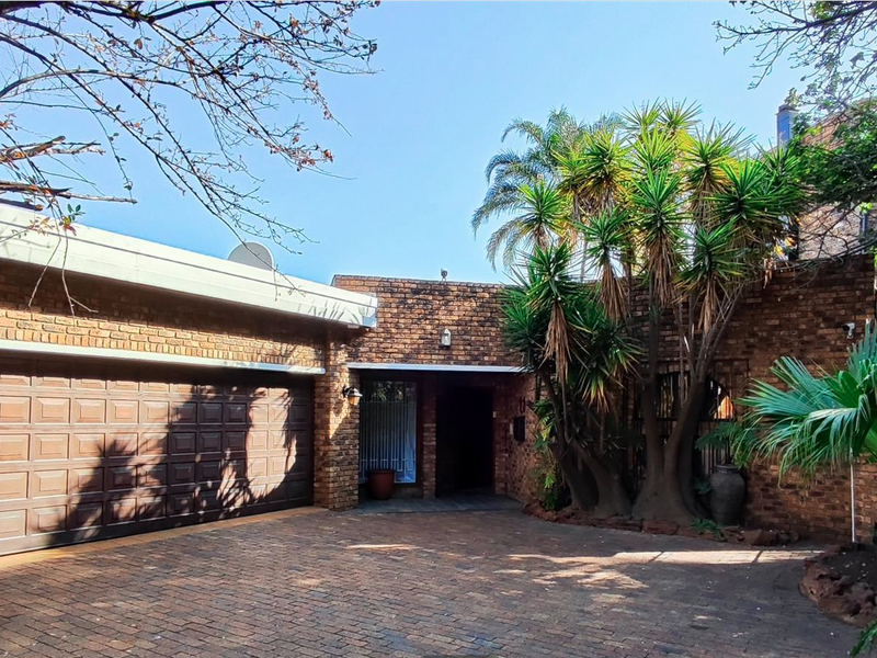 Prime property in Sunward Park - PRICE REDUCED - Photo 8