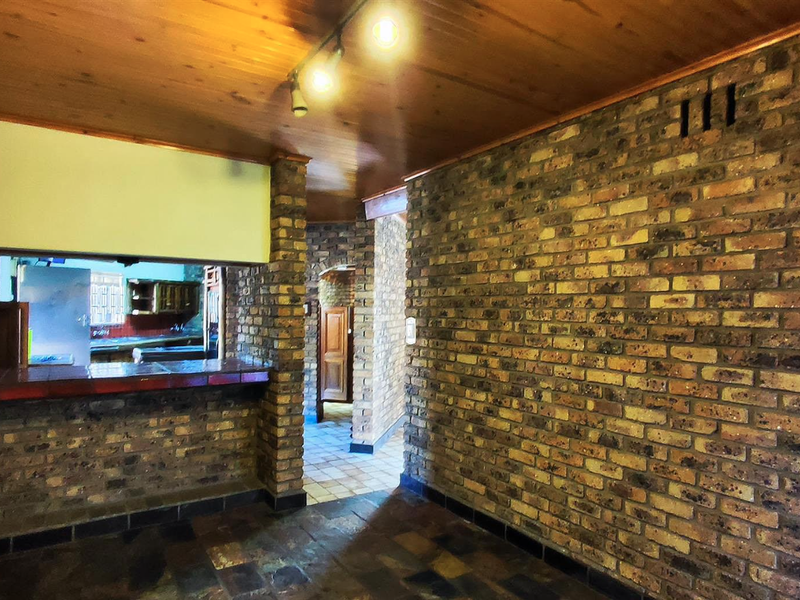 Prime property in Sunward Park - PRICE REDUCED - Photo 10