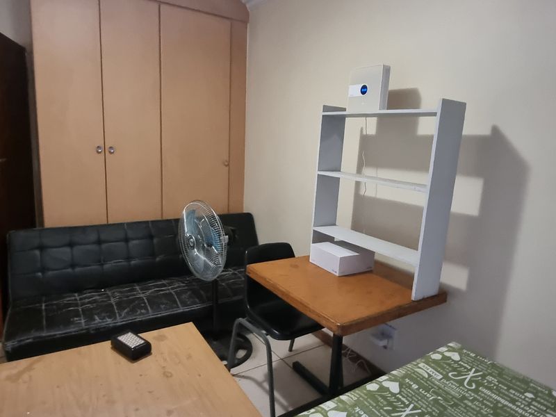 Real Bargain of the New Year! - Photo 8