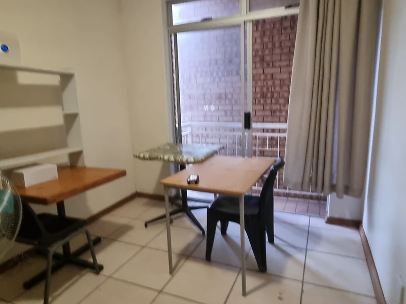 Real Bargain of the New Year! - Photo 6